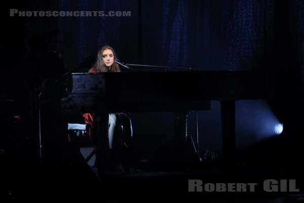 BIRDY - 2016-05-04 - PARIS - Olympia - 